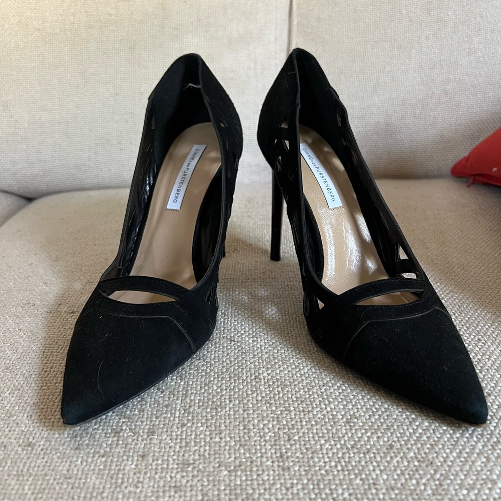 Black Diane Von Furstenberg Cut-Out Heels! Size 9, EUC